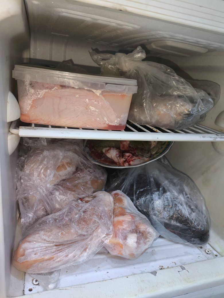 ثلاجة كينوود 8 قدم 
شغالة تجميد فوك وجوة 
للاستفسار عن السعر خاص 

مكاني الحسينيه راشدية


**إذا كنت صاحب هذا الإعلان وتريد حذفه لأي سبب، رجاءا أرسل رسالة إلى الدعم الفني**