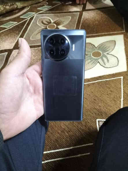 سلام عليكم تكنو سبارك 20برو جهاز شرط مامفتوح ذاكره 256رام8اضافي 8بطاريه 5000ملي انبير جهاز مواصفات فول  سعرو 240وبي مجال للطيبين رقم الهاتف كورك ***********اسيه***********
