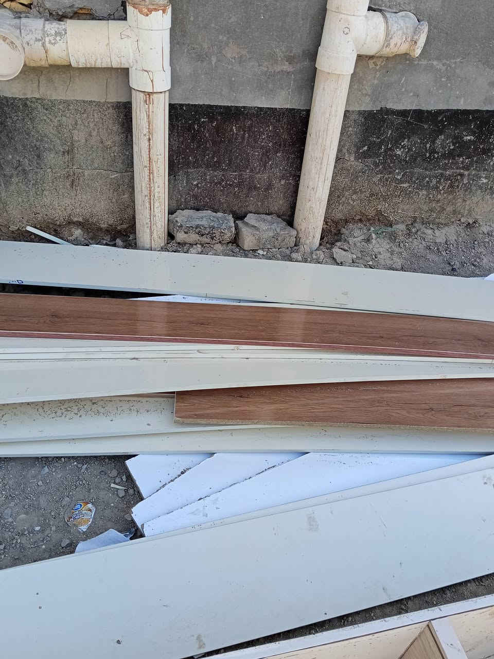 السلام عليكم 
غراض اسواق للبيع عارضات كرزات 2 
ورفوف تركي 
ودوارات 2مال عارضه وسطيه للبيع كلمن وسعره مكاني ناصريه مركز ***********
