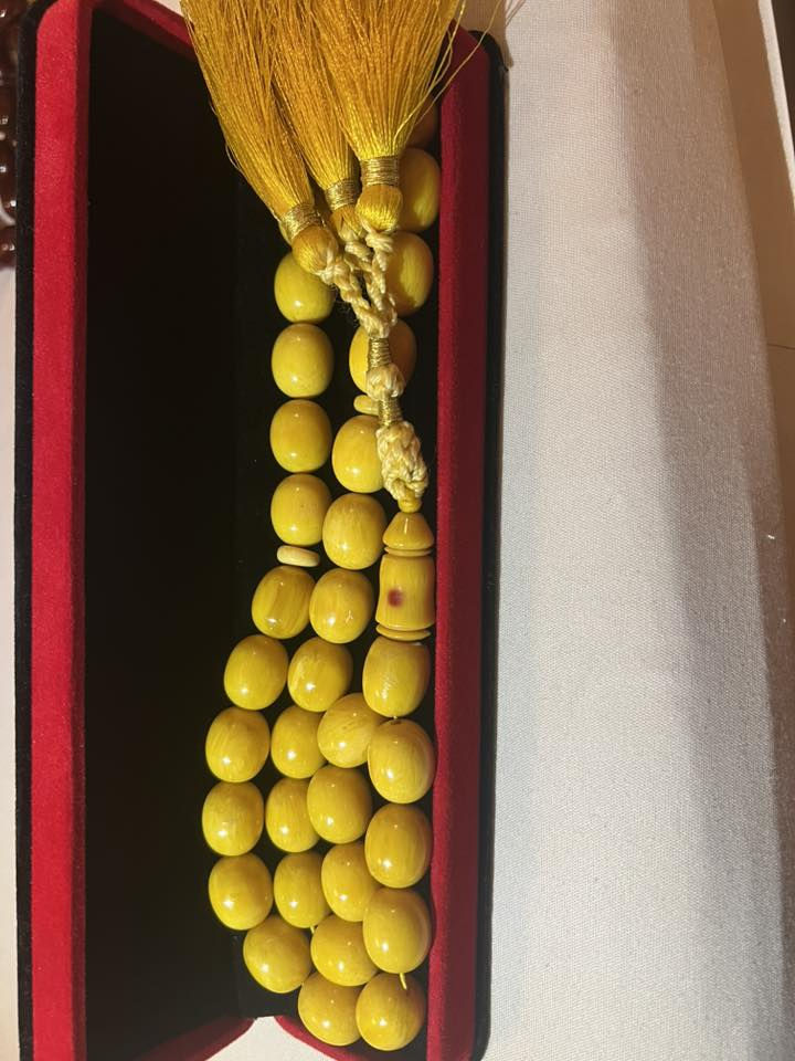 سلام عليكم الغوالي من رخصة صاحب البيج مسابح سندلس عطاب الماني وباكستاني كلمن وسعرهة واكو كهرب الماني بيض حمام وزن ٤٩غرام و٤٩حبه مغلفه وقديمه وسندلس كله قديم ماعدا مسباحين سندلس تركي بيهن وشتريد بخدمتك تكدر تتواصل ويايه ماسنجر وواتساب ***********
