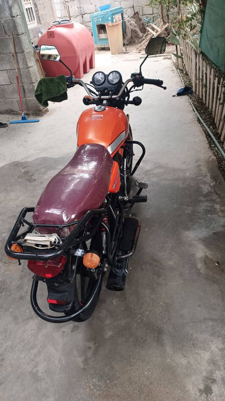 السلام عليكم
دايوان 22 خير من الله دراجه نضيفه وكهربائيات وعدادات كله شغاله السعر 1700 وبيه مجال مكاني النعمانيه 
***********
