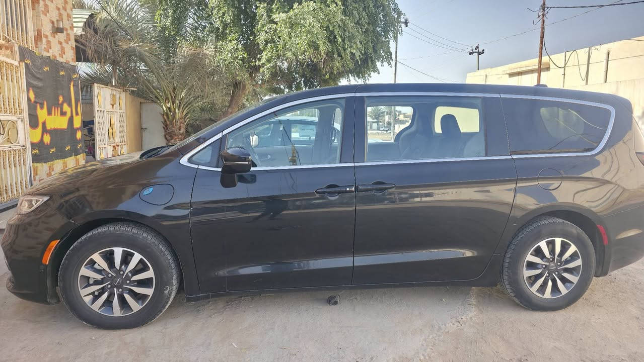 السلام عليكم باسفكا للبيع موديل ٢٢ ماشيه ٥٩
*********** 
رقم بغداد بسمي 
السعر ٢٠٠ وبيه مجال
