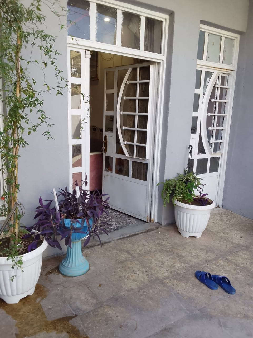 دار للبيع ...
دار للبيع ملك طابو... الكرخ حي التراث قرب تقاطع الربيعي ...بناء حديث درجة أولى..
مساحة الدار  ١١٠ متر طابق واحد .. كراج يكفي سيارة..
سطحين منفصلات..هول صالة ..كلدور وسطي مطبخين حار وبارد وغرفة نوم ...
الاتصال مع صاحب الدار على الرقم ***********
***********واتساب
السيد أبو علي الموسوي
