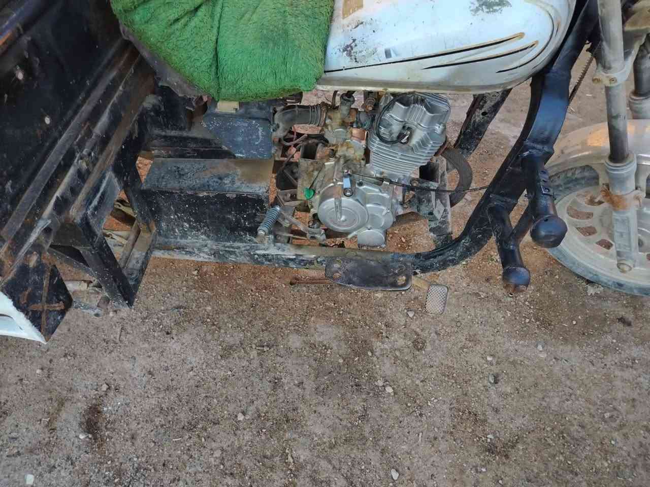 ستوته للبيع رقم ابيض موديل 13 
السعر 550 نهايته 
***********
