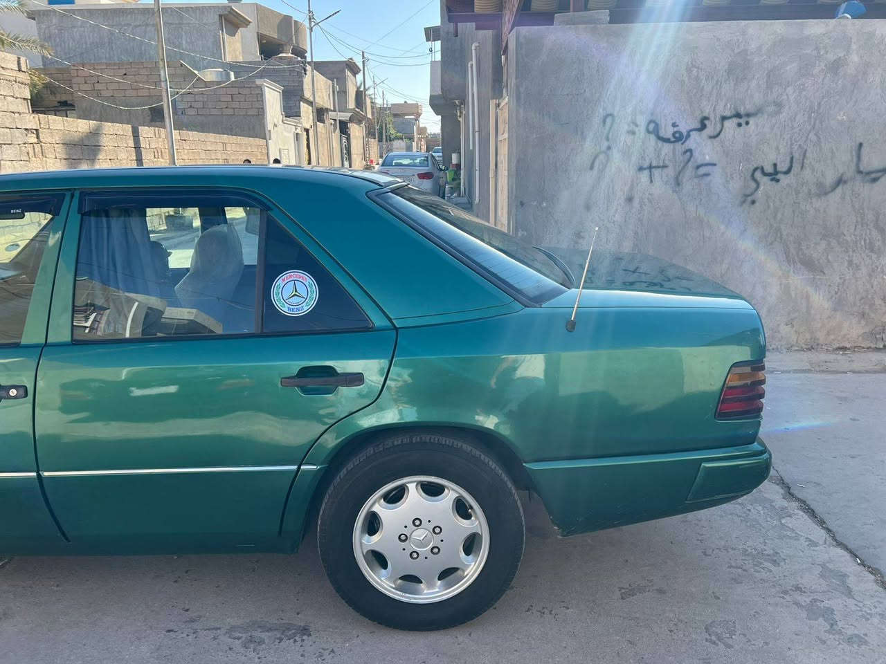 سلام عليكم مارسدس دب للبيع موديل 1990 بدون ضرر قواعد دبلات بلاد كير ومكينه جديد تبريد شغال سنويه جديد 2028 السعر 65 وبيهه مجال العنوان ديالى جلولاء رقم ***********
