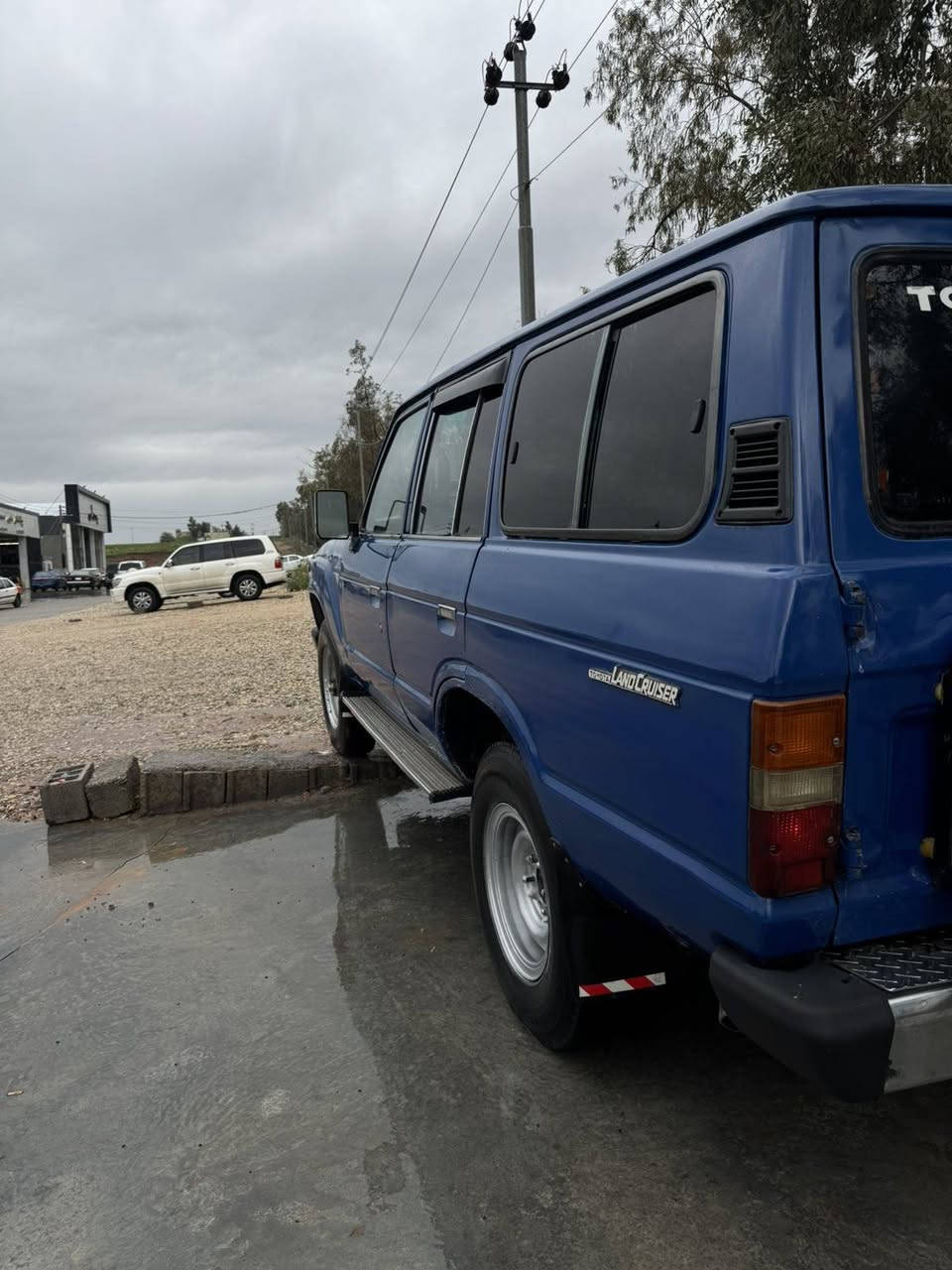 *********** /*********** تويوتا لاندكروز موديل 1986 ئارم سليماني سه وزه كه بو سه يته ره به شه رت مه كينه ٣اف شه ش گير باوه ر جام كاربايه دبل اكسل به شه رت دعم ليدراو ي نيه كاره بأي هموو به شه رت ده ده م گه رمي به شه رت كويسينجاك, أربيل
