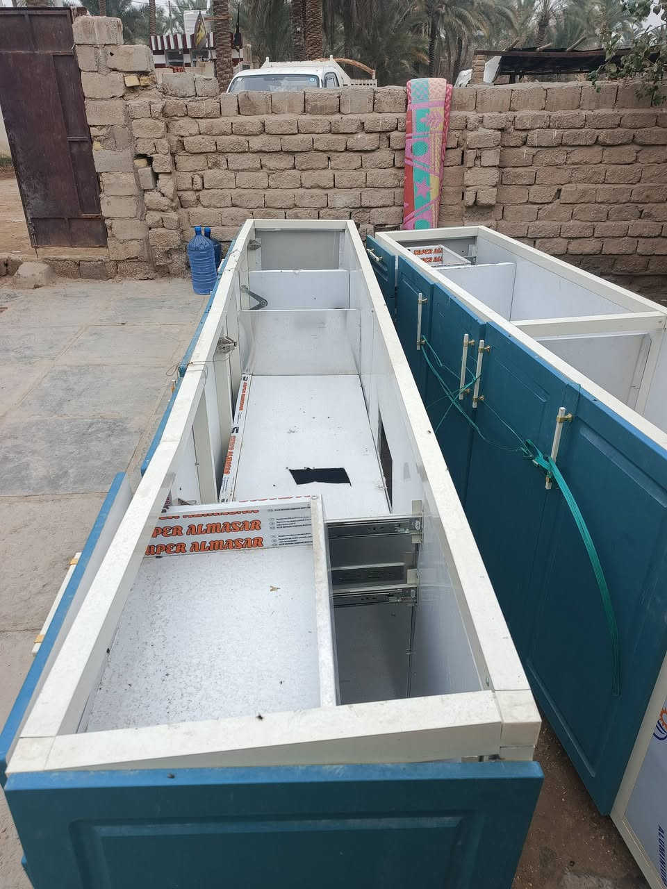 متاح مثل ما واظح
اخو الجديد 

وحده 3 متر

والثانيه 3متر وعشره

تنصيبه بهل شكل ٦ تريد طابقين يرهم 

مكانه القاسم السعر 450

***********
