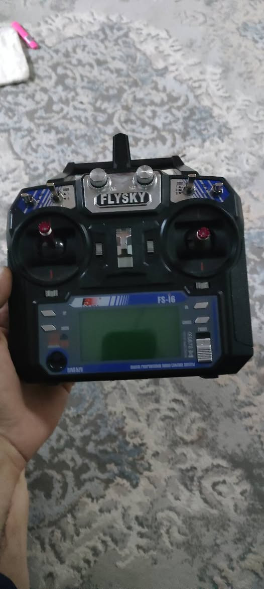 درون fpv 5 انج المواصفات
محركات 2300kv 2505
كاميرا كادكس للبث التناظري
سرعة 130كم/س
المحتويات 
الطائرة
راديو fly sky fs i6  والرسيفر مالة اذا تحتاجة بدخال الطائرة 
اربع بطاريات 2200 mah 4c  كل بطارية تنطيك طيران من 10 الى 15 دقيقة حسب الجو والسرعة
شاحنة ليبو 
كاميرا للتصوير واذا تريد تشوف الجودة راسل خاص
وبدون نظارة الان مكسورة النظارة واذا تريد ادزلك كل غراض النظارة وتصلحهة ما تكلفك عشرين الف
السعر 450 الف توصيل عليك وعلى ضمانتك مكاني ميسان العمارة


**إذا كنت صاحب هذا الإعلان وتريد حذفه لأي سبب، رجاءا أرسل رسالة إلى الدعم الفني**