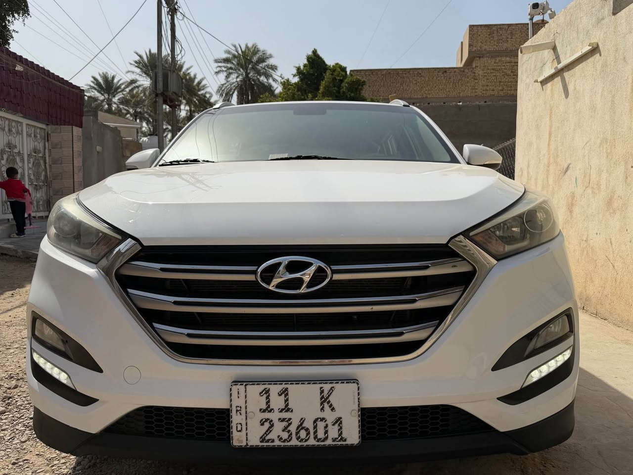 توسان موديل ٢٠١٧ خليجي 
رقم بغداد مواصفات الشركه العامه 
السعر ١٧٥$ وبيها مجال بسيط مكان بغداد
للاستفسار الاتصال على *********** بغداد, العراق
