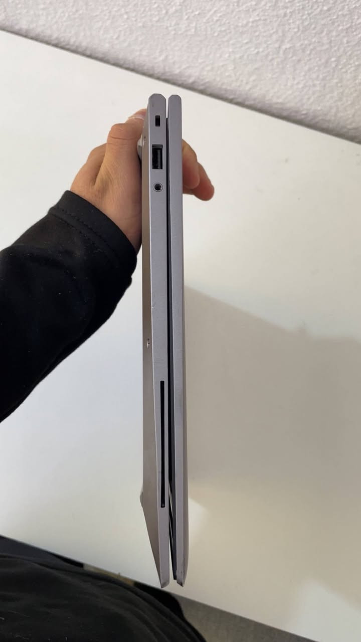 💻 بۆ ئەوانەی بەدوای کوالێتی و خێرایی دەگەڕێن: HP ProBook 650 G1
​ئەگەر کارەکەت پێویستی بە لاپتۆپێکی بەهێز و جێگیر هەیە کە لە کاتی ئیشکردن تووشی خاوبوونەوەت نەکات، ئەم وەشانە تایبەتەی HP ProBook باشترین هاوڕێی کارەکانت دەبێت.
​🛠 تایبەتمەندییە تەکنیکییەکان (Technical Excellence):
​Processor (پڕۆسێسەر): Intel® Core™ i7-4600M @ 2.90GHz
(هێزێکی بێوێنە بۆ جێبەجێکردنی فرمانە قورسەکان و کارپێکردنی بەرنامە جیاوازەکان).
​Storage (هارد): 512GB SSD High-Speed
(خێراییەکی خەیاڵی لە کردنەوەی سیستم و بەرنامەکان، لەگەڵ فەزایەکی فراوان بۆ هەڵگرتنی زانیاری).
​Memory (ڕام): 8GB DDR3L
(کارکردنی ئاسان و خێرا لە نێوان چەندین پەنجەرە و بەرنامەی جیاوازدا).
​Display (شاشە): 15.6 ئینچ HD Anti-glare
(شاشەیەکی گەورە و ڕوون، گونجاو بۆ بینینی ڤیدیۆ و کاری وردی دیزاین و خوێندن).
​Graphics (گرافیک): Intel® UHD Graphics
(بۆ پێدانی کوالێتییەکی بەرز لە وێنە و ڤیدیۆدا).
​✨ بۆچی ئەم لاپتۆپە هەڵدەبژێریت؟
​✅ دیزاینی بزنیس: خاوەن جەستەیەکی بەهێز و شیک کە بەرگەی کارکردنی زۆر دەگرێت.
✅ تەندروستی ئامێر: زۆر خاوێنە و بە شەرت دەدرێت (بێ هیچ کێشەیەکی ناوەکی یان دەرەکی).
✅ تەواوکەرەکان: کیبۆردی فول (NumPad)، کامێرای HD، وایفای بەهێز، و هەموو دەرچە (Ports) پێویستەکان.
✅ سیستم: ویندۆزی 10 پرۆ (64-bit) نوێترین وەشان.
💯💻تەنیا 40 شەحن کراوەتەوە 
✔شەحن بیلادی و جانتا و ماویسیشی لەگەڵە
هەموو شتێکی بەشەرت و زەمان دەدەم
لەبێ پارەییان دەیفرۆشم ئەگەرنا قەتدەهێشت بکەوێتە لای کەسی تر
ئەگەر یەک شوختت دیتەوە هی مۆبایلەکەتە نەک لاپتۆپەکە
زانیاری تەواویشی ناو وێنەکانە
​💰 نرخی نامەم بۆ بنێرن
#ژمار ***********
