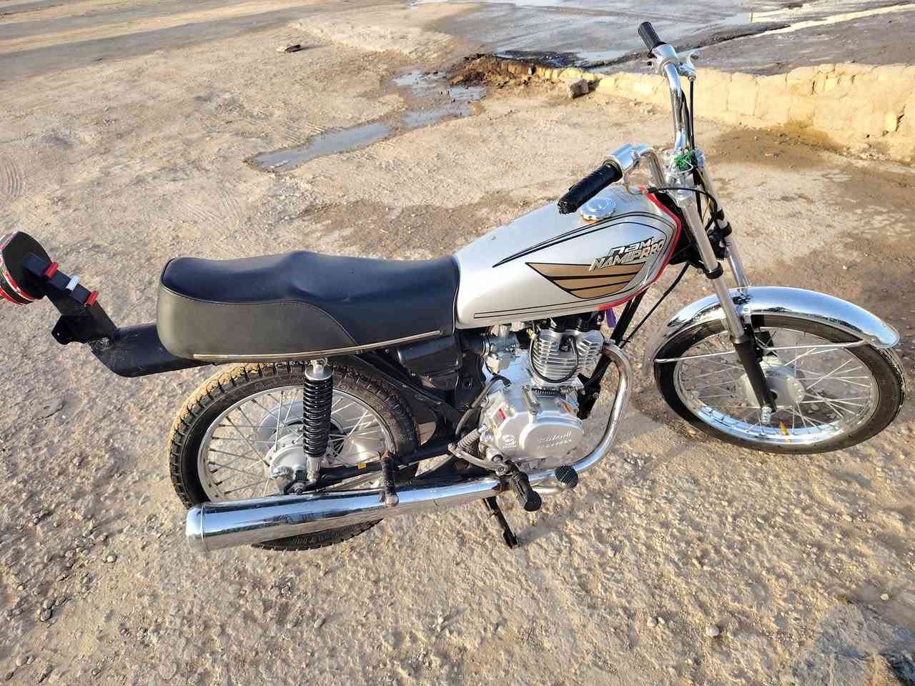 السلام عليكم دراجه البيع سيجي نامه 25 مفتوحه ولفالت سعر 450بيه مجال المكان قضاء لاصلاح*********** 
ولماعده ياخذه بلاش
