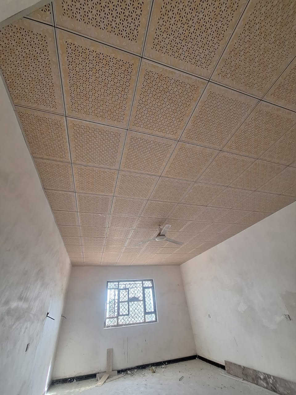 خلفه سقف ثانوي درجه اولى بسقوف وضمان المتر بالفين اخذه مكاني البصره جميع مناطق ***********
