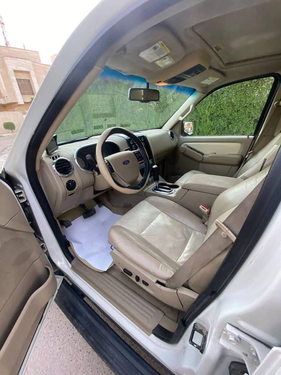 سلام عليكم
فورت اكس بلور 2010وكالة نيفا مكفولة من الحادث والصبغ رقم بغداد نكليزي بسمي فول مواصفات1/1ماشيه 100وقابله الزياده بدون نقص السياره جاهزه على اخر حبايه كير مكينه صدر  تبريد كهربائيات كله جديد خير من الله مواصفات تحكم ستيرن جهتين كشنات كهرباء تدفىه بل كشن 7راكب 3قطع تبريدتحكم كهربائي بل سكليتر وبعد هواي مواصفات ما ذكرتهن سعر 135 مكان بغدادرقم التليفون ***********
