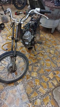 شاصي بدون ومحرك يشتغل ابيع كومه حديد 07723202001وتساب 250