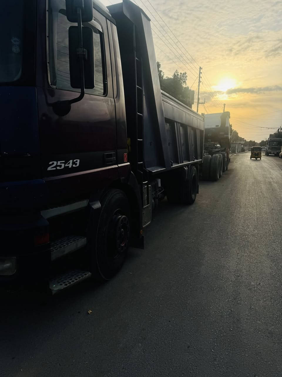 سلام عليكم اكتروز 2000 الفينيه   بسمي          سنكل بلسنويه قلاب  جوبلس خلفي 
سبرنك امامي  بريك دسك 
نتصل على هاذ الرقم ***********
