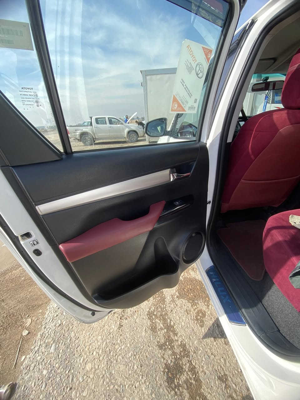 السلام عليكم اخواني بيكم 2024 مكفوله ماشي50جديده كلش تماتيك فول للخير بصمه مكان بصره زبير الرميله شماليه *********** سعرهه 295 بيهه مجال قليل
