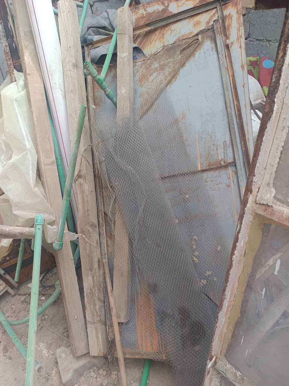 شباك مترين بمتر ونص 
وباب طلاكه وربع وباب خشب هو وطلاكته مستعملات
قيم وأخذ


**إذا كنت صاحب هذا الإعلان وتريد حذفه لأي سبب، رجاءا أرسل رسالة إلى الدعم الفني**