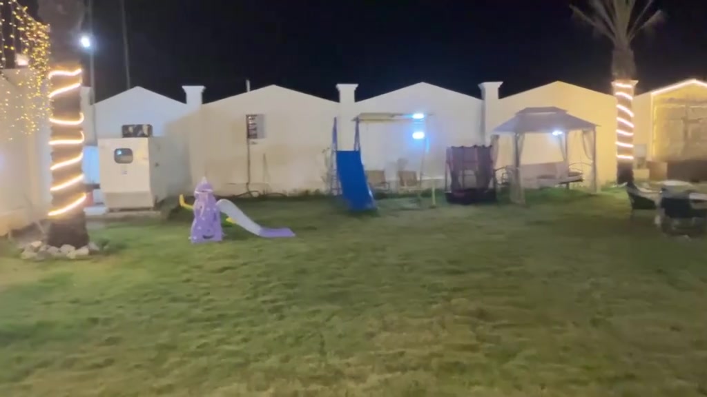 السلام عليكم 
مزرعه للايجار في الدوره البوعيثه  مجمع الزمرد للاستفسار الاتصال بلرقم ‭٠٧٨٣ ٥٣٢ ٣٦٢٦‬ 
شرط اذا ماتجي وتشوف المزرعه ماناجرلك
