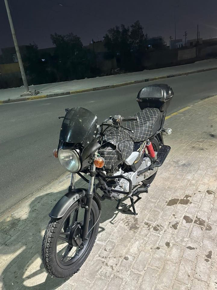 بوكسر رقم وسنويه موديل ٢٠٢٠ سنويه للـ٢٧
شرط التحويل دراجه كلش جديده مال بيت مامتعوبه محرك مامفتوح بيه خيط تبخير ماعلي شي كهربائيات كلها شغاله سلف اشاير
دبل اشاره هورن بك لايت جاهزه سعره مليون وبيها مجال
مجال كلش بسيط حك الجيه مكاني كزيزه 
رقمي ***********
