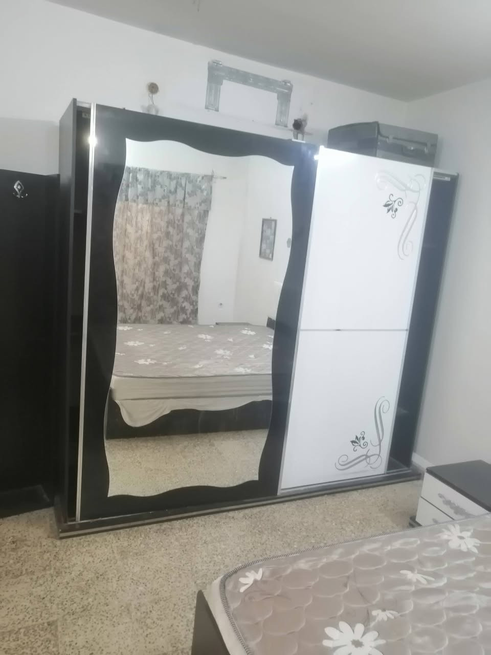 غرفه نوم نظيفه للبيع سبع قطع سعر 250 اتصال***********

