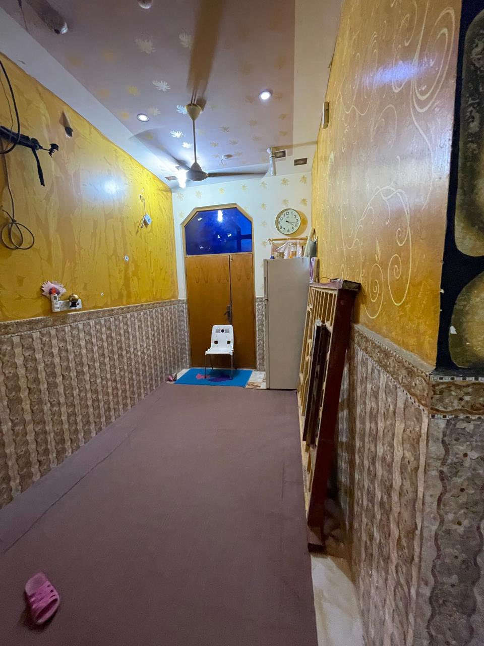 بيت للإيجار بالحيانيه الشعله جديد
غرفه وصاله واستقبال ومطبخ وصحيات
 الايجار 350 الف قفل 
للاستفسار : 🔥***********🔥
