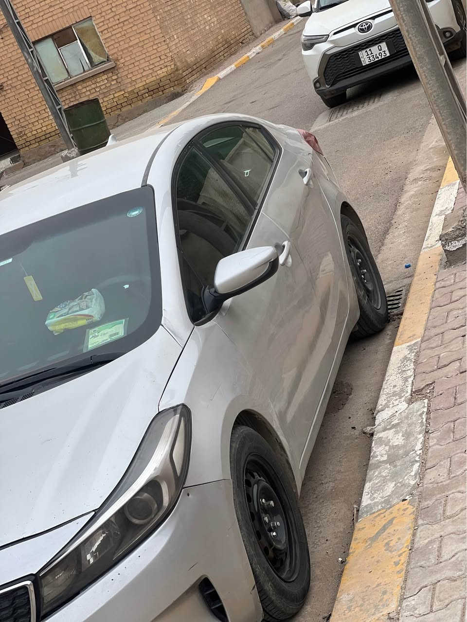 سلام عليكم 
كيا فورتي 
مديل ٢٠١٧ 
رقم اربيل سنويه جديده 
هزه جديده 
رقم دولي جديد
حادث امريكا بنيد وجاملغ 
بل عراق اكو رشات صبغ اثر شخوط وتوحيد لون 
 سياره حلوه ونضيفه 
السعر ١٠٣ وبيه مجال بسيط  
مكان بغداد مصفى الدوره 
***********
غير متواجد على الفيس بغداد, العراق
