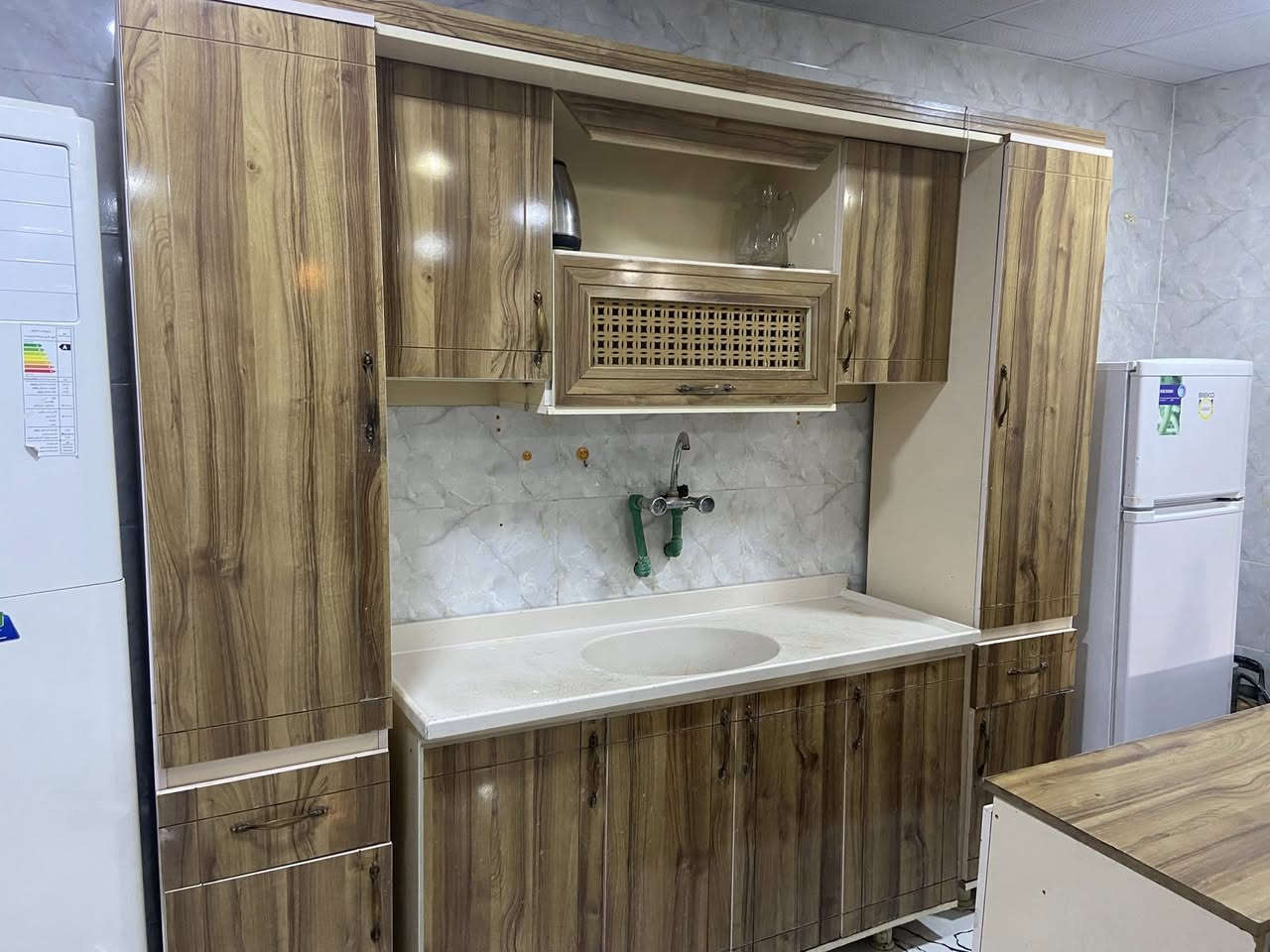 كاونتر للبيع 3 قطع للبيع
سعره 250 وبي مجال

عنواني الدورة البوعيثه
***********
