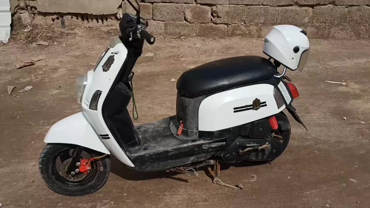 ماكس بوليسي كابريتر
العنوان شط العرب 

السعر 700
***********
