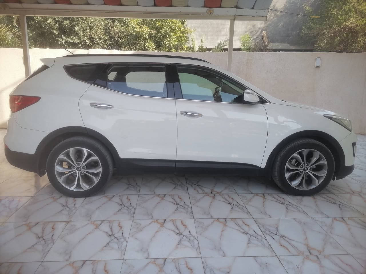السلام عليكم  للبيع سنتافيا
موديل 15 خليجي 7 راكب مكينه 6 سلندر رقم بغداد انكليزي فول مواصفات

كامره خلفي حساس بصمة تشغيل اشارة ترحيب 

ماشيه 160 نضام فور ويل دفع رباعي بنراما محرك و كير مكفولات 

السعر 160 وبيها مجال بسيط الشراي يتصل

***********
العنوان/ديالى/المقدادية 

ملاحضه السونور موجود ب منشور كامل التفاصيل
