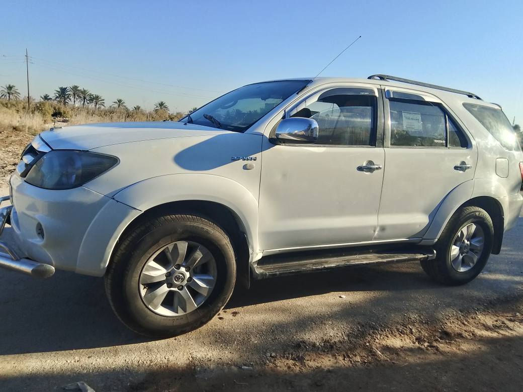 السلام عليكم سياره مكفوله من الضربا والصبق ماعدا الدعاميات مكينه وكير وتبريد كفاله دفع رباعي موديل 2009 السعر 140بيها مجال قليل عنواني الناصريه المركز *********** ناصرية, ذي قار
