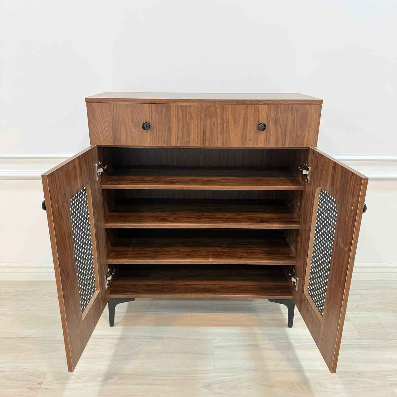 خزانه 2 باب ومجر 
خشب mdf 
عرض 80 سم 
ارتفاع 95 سم 
عمق 32 سم 
للحجز والاستفسار يمكنك مراسلة الصفحة ✨ 
توجد خدمة توصيل كافة محافظات العراق 🚛


**إذا كنت صاحب هذا الإعلان وتريد حذفه لأي سبب، رجاءا أرسل رسالة إلى الدعم الفني**