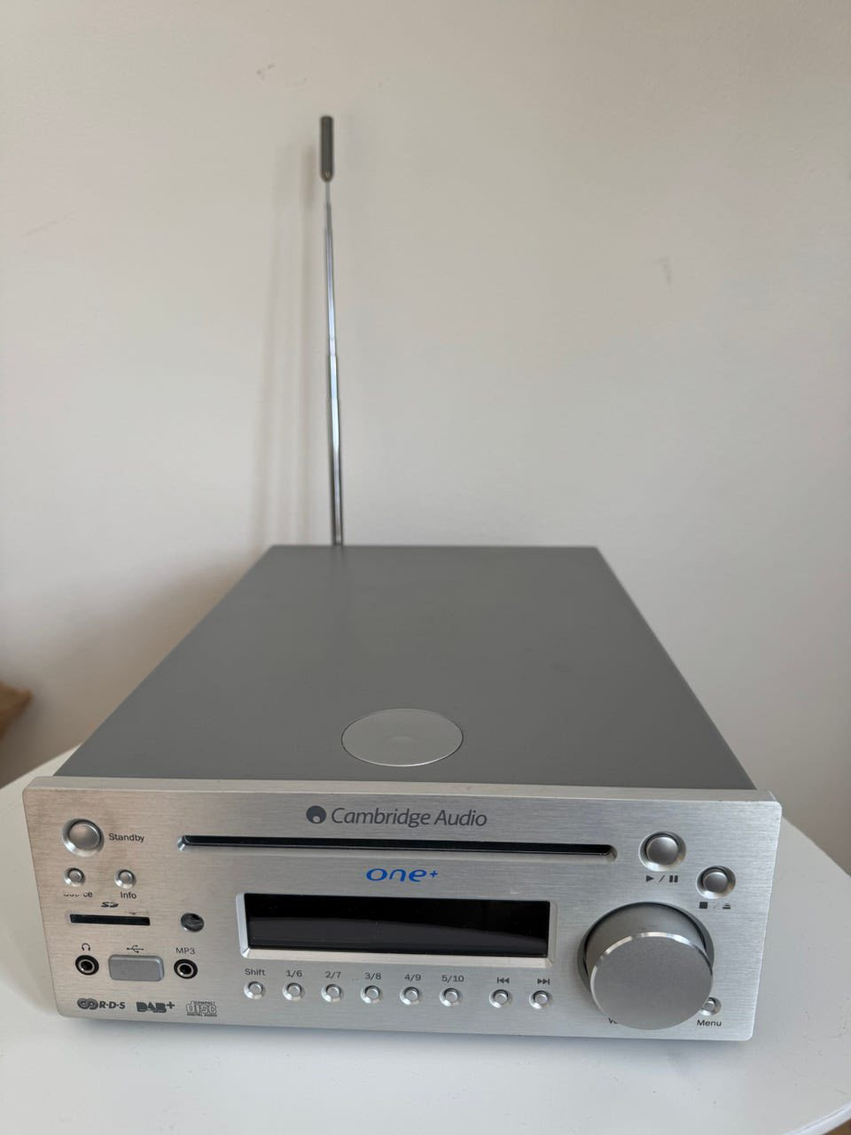 السلام عليكم اخواني…  Cambridge audio one مضخم مدمج مع مشغل cd /mp3 راديو فلاش أواكس … 150 واط نظافه 100‎%‎ وزن ثقيل .. السعر 65 الف.. بدون ريموووووونت .. تحياتي


**إذا كنت صاحب هذا الإعلان وتريد حذفه لأي سبب، رجاءا أرسل رسالة إلى الدعم الفني**