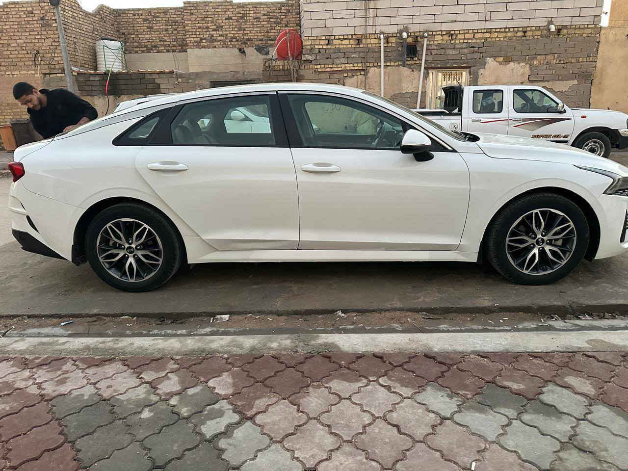 السلام عليكم للبيع كي 5 مديل 21 خليجيه كفاله عامه محرك الفين رقم بغداد تحويل مباشر السياره حره مكاني ناصريه  ***********
