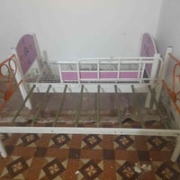 جربايان • سرير • وسط