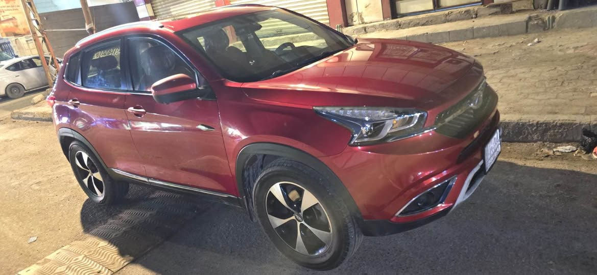 سلام عليكم 
🚗 للبيع – شيري تيگو 7
🔴 اللون: أحمر
📅 الموديل: 2020
📏 المسافة المقطوعة: 62,000 كم
📍 الموقع: البصرة
سيارة نظيفة جداً واستعمال شخصي، جاهزة للاستخدام.
المواصفات:
سعة المحرك 2000 سي سي 
تشغيل بصمة (دخول وتشغيل ذكي)
فتحة سقف بانوراما
مقاعد جلد 
مقاعد كهربائية مع خاصية التدفئة
شاشة معلومات وترفيه
4 كاميرات للمساعدة على الاصطفاف مع رادار 
تحكم من المقود (ستيرن) من جهتين
مصابيح أمامية LED وزينون
مرايا كهربائية
حساسات أمامية وخلفية
بلوتوث + AUX
نظام تبريد ممتاز (قطعتين تبريد)
داخلية بلون قرميدي أنيق
✔️ السيارة نظيفة من الداخل والخارج
✔️ جاهزة للفحص
ملاحظة : السيارة بيها ضربة بالجنطة ومصلحة وجاهزة 
💰 السعر 105$
📞 للاستفسار: يرجى التواصل على الرقم انا مكفل بل نشر اتصل على الرقم ***********. البصرة, العراق
