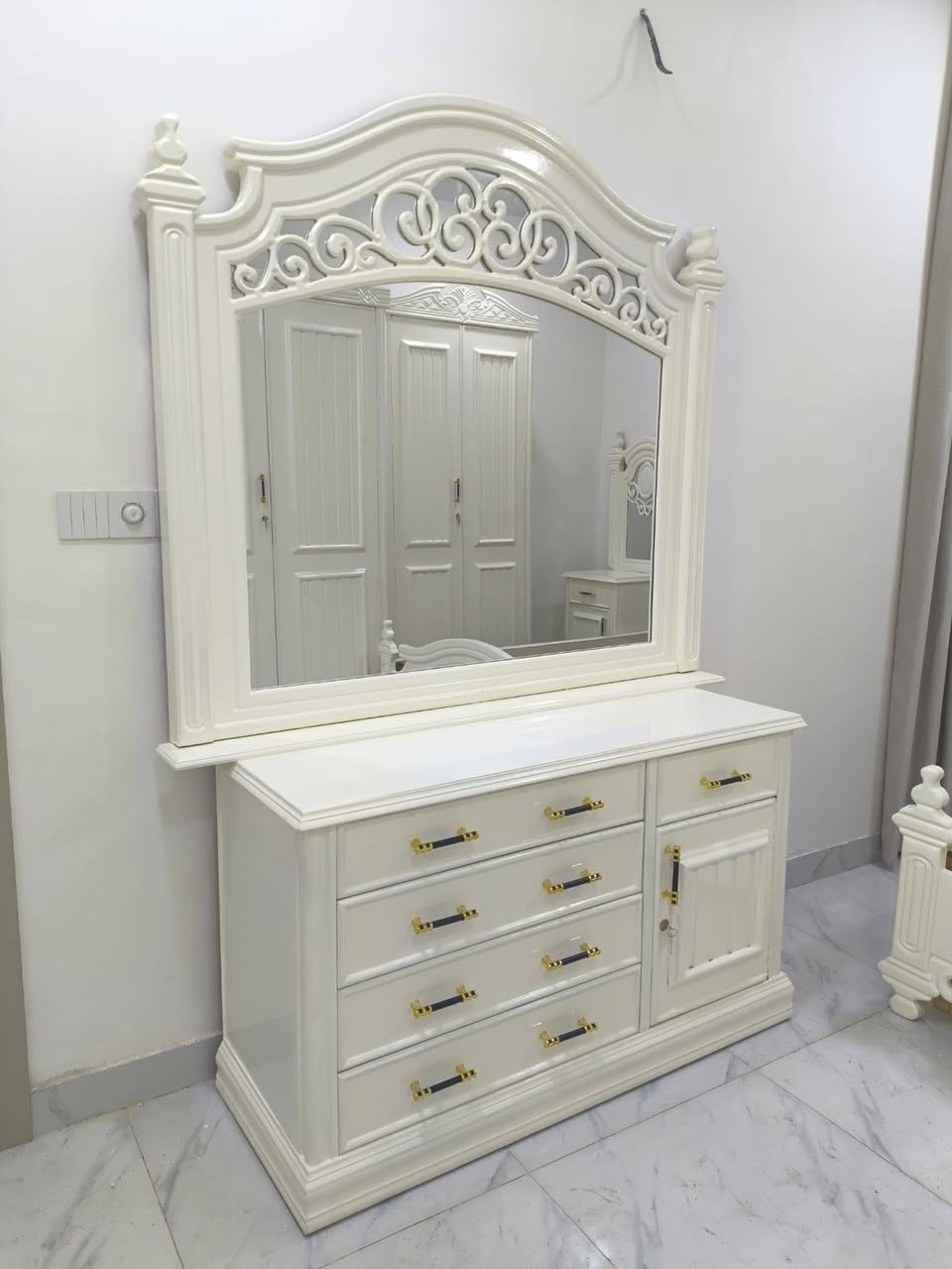 بسم الله الرحمن الرحيم  معمل نجاره حسنين الموسوي لكافه اعمال نجاره راقيه ومتانه  مدي الحياه  شغل راقي واسعارنه جيدا ومناسبه ماعليك فقط واتساب ***********
