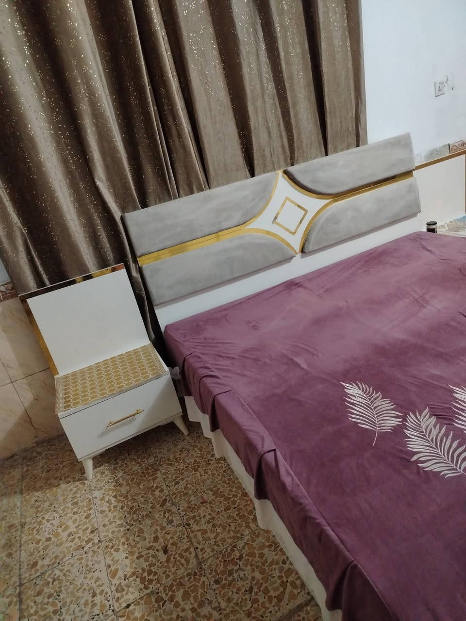 السلام عليكم
غرفه للبيع نضيفه كلش السعر
450 وبيها مجال العنوان بغداد مدينه الصدر
***********
