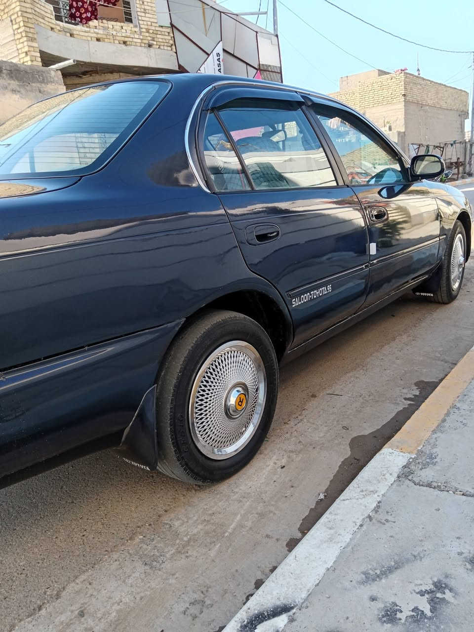 كورلا للبيع موديل ٩٣ رقم بغداد سنويه لل٢٨ تحويل مباشر مكينه كير نضاف مصبوغه عام بدون ضربه سياره جاهزه كهربائيات صدر باور مشط غرفتها نضيفه *********** مكانها واسط
