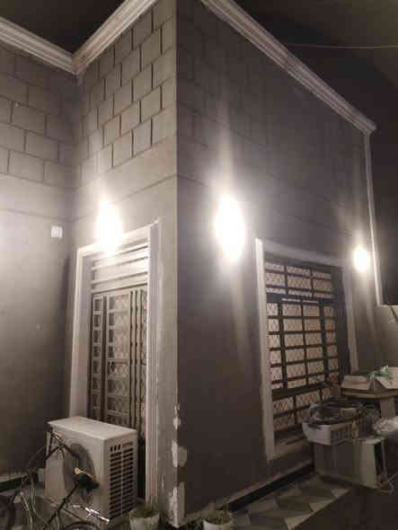 اسلام عليكم الدار للبيع المساحه 200بيت مرتب ومتعوب عليه يحتوي على المطبخ كبير
براني كبير
صاله كبيره
غرف نوم عدد 2
صحيات داخليه و خارجيه
ممرداير البيت كراج زاد حديقه العنوان ديوانيه الاسكان شارع الملعب وتنزل داخل للفرع حي الموظفين السعر 155وبي مجال قليل للاستفسار ***********
