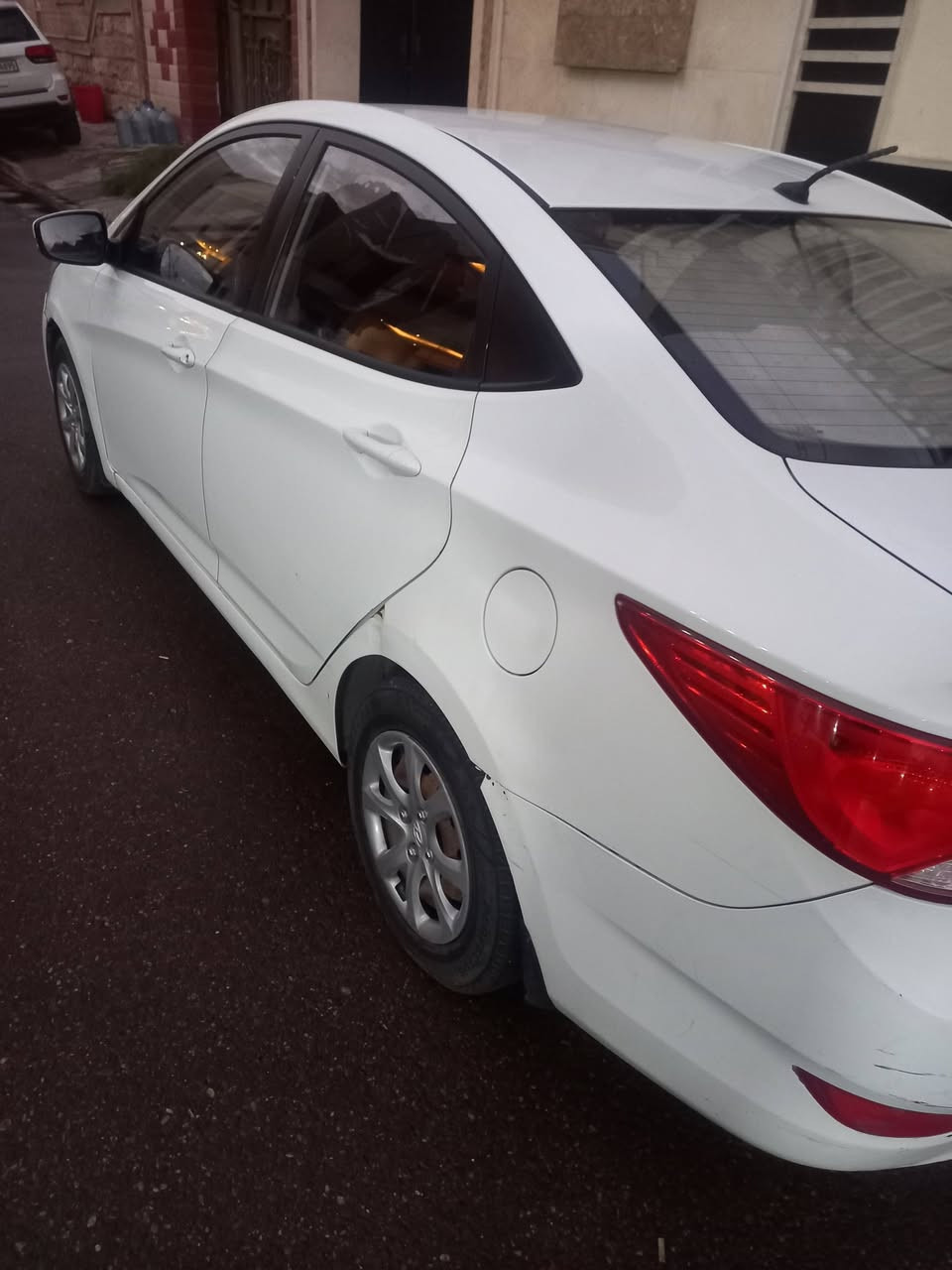 سلام عليكم اكسنت موديل ٢٠١٦ خليجي محرك ١٤٠٠ لون ابيض تحكم استيرن مخرج اوكس ويواسبي رقم بغداد 
السعر ٧٠ ورقه
