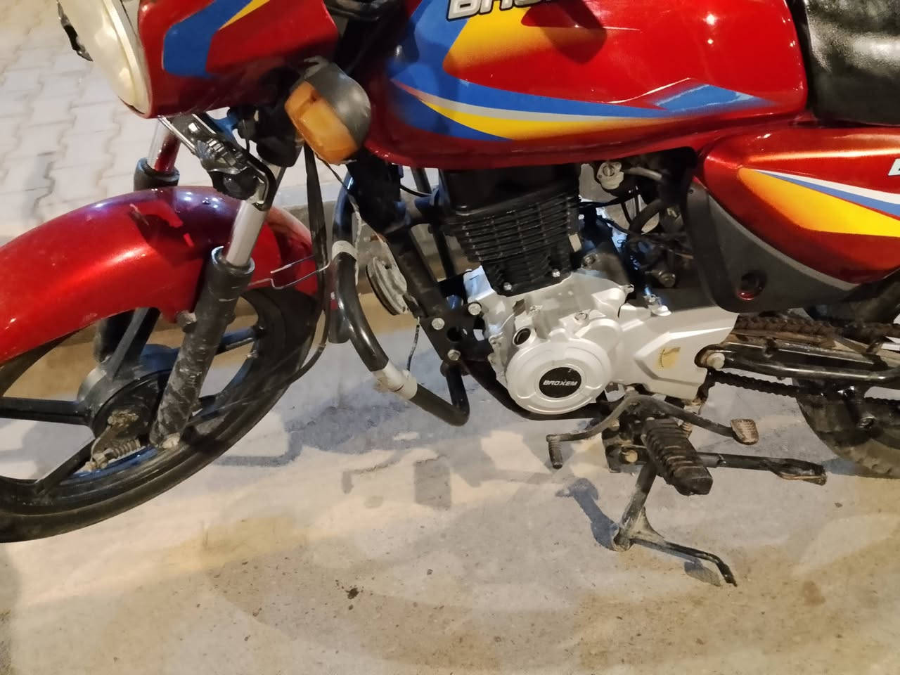 السلام عليكم بوكسر للبيع
أوراق اصولي 
مديل 2020
كهربائيات شغاله 
محرك مكفول 
سعر 1100
رقم ***********
