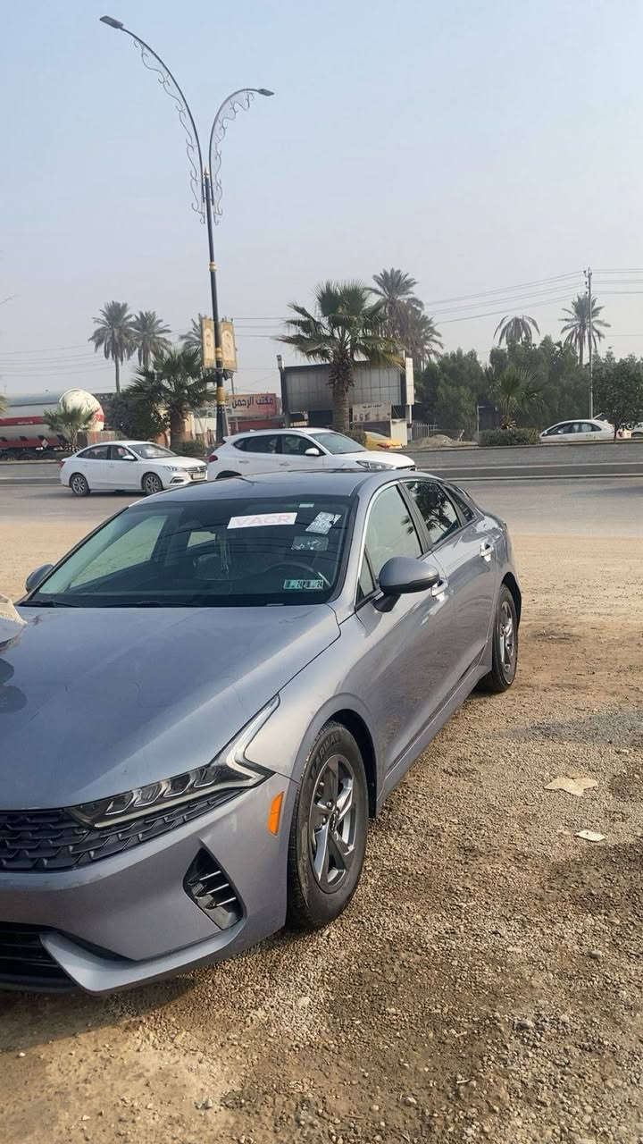 سياره نوع كي فايف مديل 23
بيها بس قطعه زغيره بالباب فقط والباقي كفاله امريكي سياره بدون لوحات الاتصال على الرقم *********** والسعر ١٦٥ غير متواجد ع الفيس
