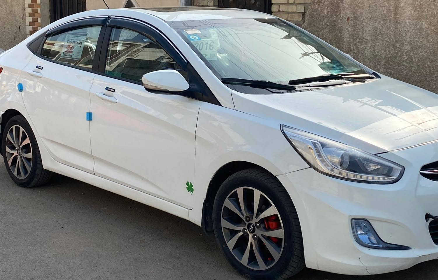 هيونداي أكسنت 2016 – لون أبيض (مواصفات خليجي)
• مواصفات خليجية السونار مرفق سياره حلوه ونضيفه جدا 
• كهربائيات كلها على وضع الشركة
• سماعات إنفنتي
• غرفة (داخلية) جديدة بلادية
• إشارات بالمراي
• فتحة سقف
• نظام ECO
• محرك 1600 سي سي (قطرتين)
• تبريد ثلج + تدفئة ممتازة
• صدر أمامي وخلفي جديد
• ماشية 100 فقط  سويج الإضافي موجود 
• تايرات جديده تخم كامل  (سنوية) جديدة
• بطارية جديدة
• عبوة بنزين جديدة

السعر:112 بيه مجال بسيط 
العنوان: بغداد – السيدية
الهاتف: ***********
