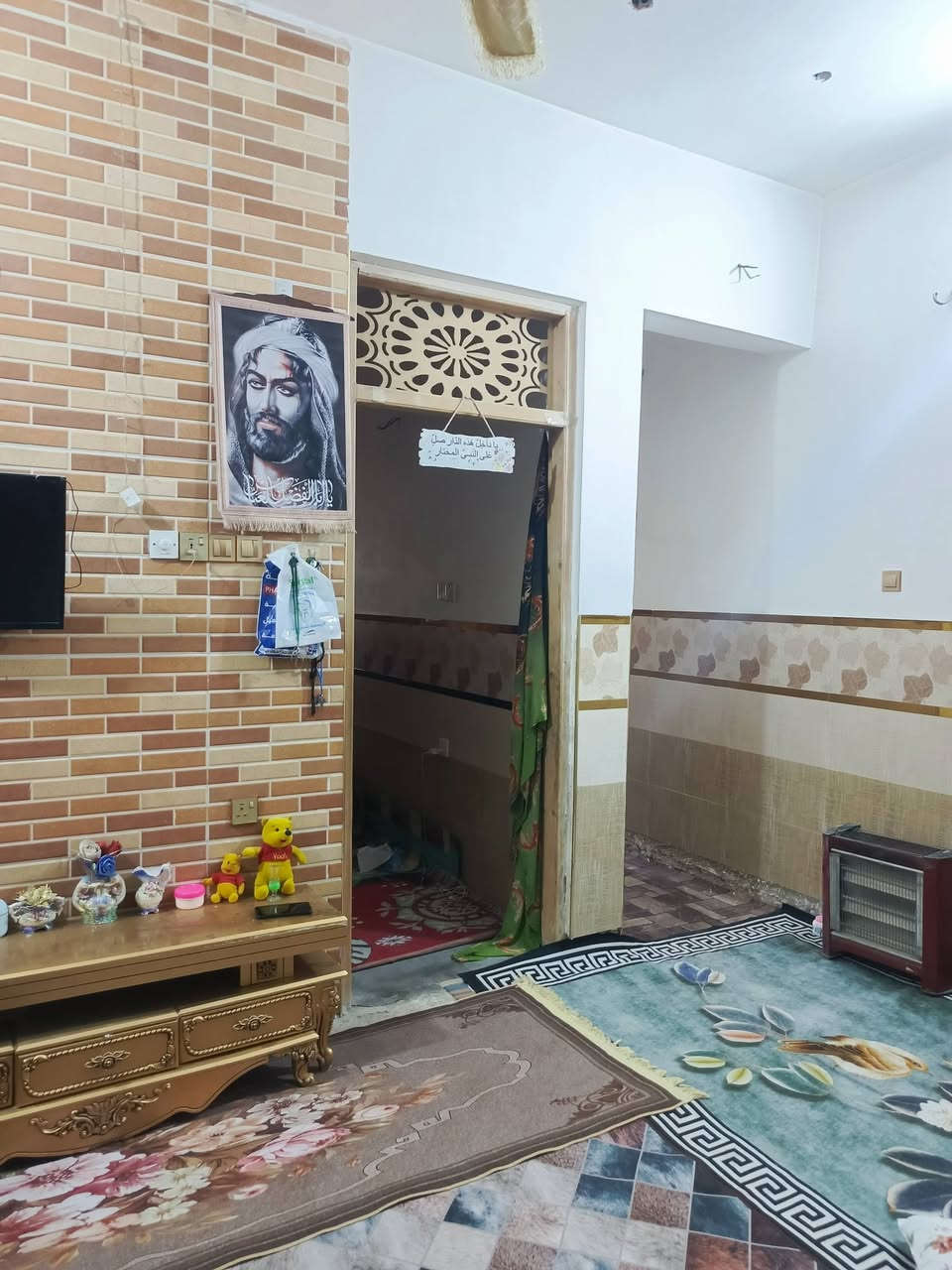 السلام عليكم 
 بيت للبيع في حي الصدرين الولدايه امانه طابق ونص البيت كامل نقصه فقط لبخ الجبهه وا كاشي عنوانه تلكا بالفيديو وتفاصيل البيت موجوده وا اي تفاصيل اتصل واني خادم 
‏‪0771 363 2181‬‏
