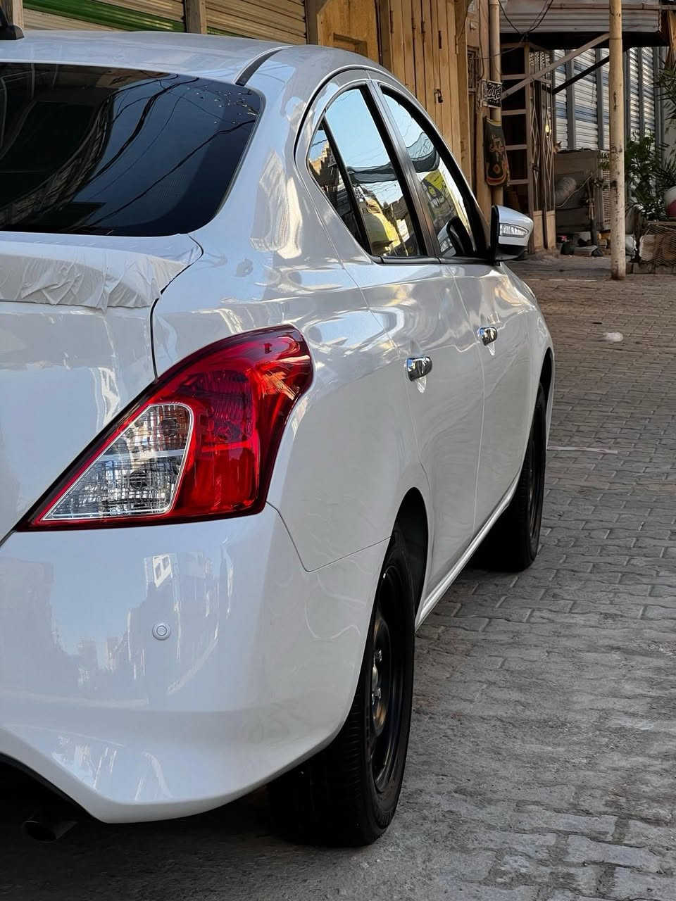 السلام عليكم للبيع فقط نيسان سني 2025 شركه مهند ماشيه 21 كفاله عامه السياره بوضع الشركه استخدام شخصي مكاني النجف لاشرف السعر 128 وبيها مجال ***********
