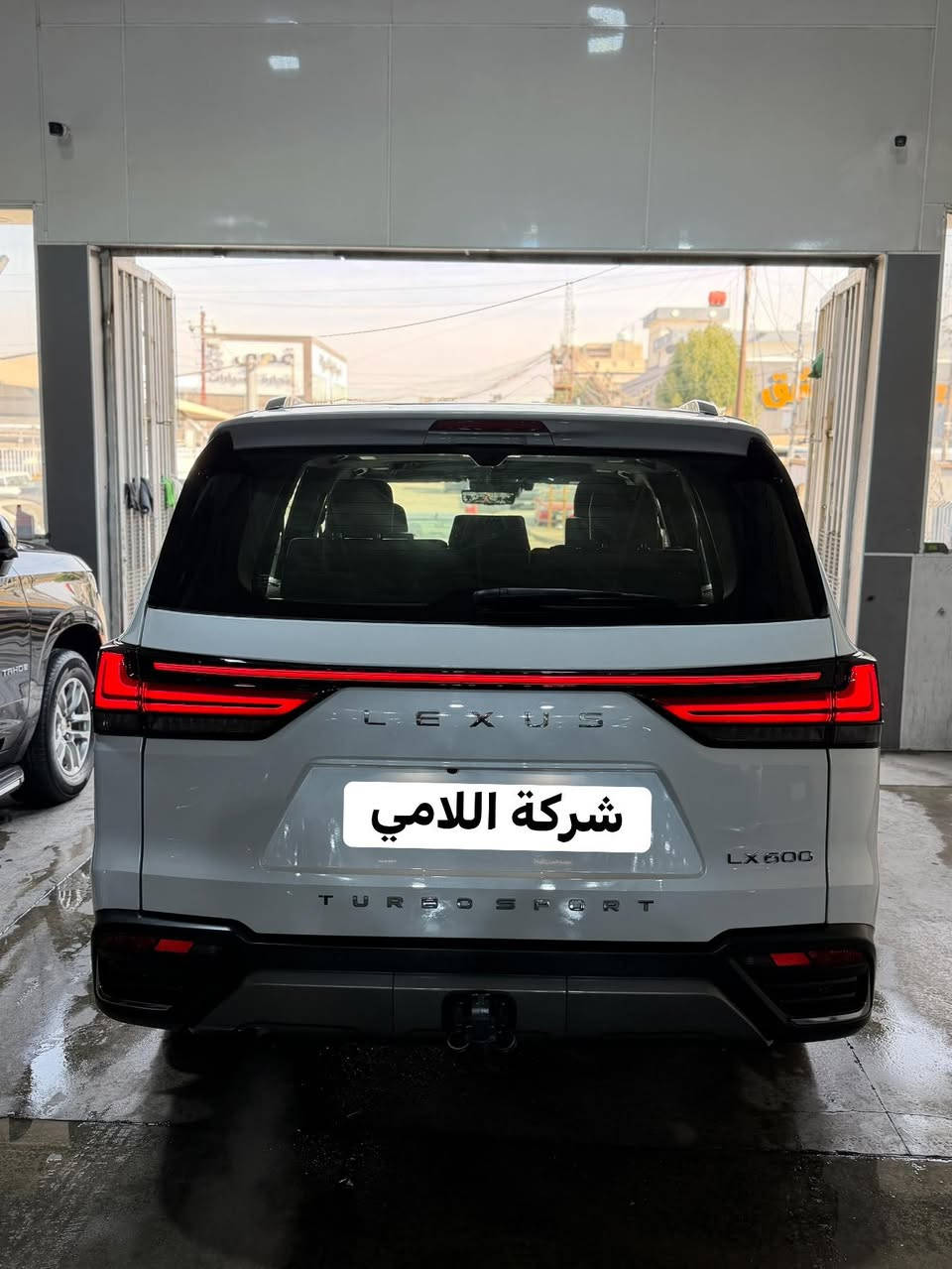 السلام عليكم 
لكزس 2024 بلاتنيوم 
فول مواصفات 
داتشوب
بوب شفط 
ويل كبير 
صندوق جلاق 
جكات 
مكفولة كفالة عامة من الصبغ والبارد
سعرها:120 الف دولار وبيها مجال بسيط
للاستفسار اكثر:***********
مكانها معارض النهضة شركة اللامي
