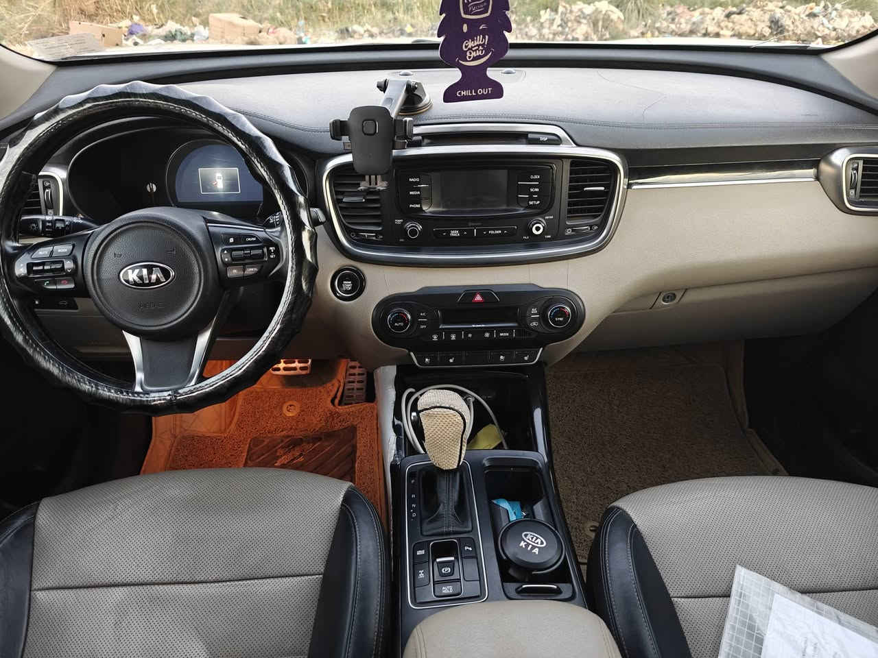 *KIA SORENTO 2016*
*كيا سورينتو 2016* 
🚨للبيع
🔶رقم جديد انجليزي بإسمي
🔶 اللون ابيض صدفي
🔶 العداد 115 الف كم  قابلة للزيادة
🔶 حجم المحرك 3.3 (6 سلندر)
🔶 دفع رباعي *AWD* 
🔶السيارة مكفولة كفالة عامة من الضربة و الصبغ
🔶 السيارة كاملة من كلشي وعليها ادامة مستمرة و تخم تايرات جديدة 
🚨 المواصفات:
🔶 بصمة تشغيل
🔶 اشارة ترحيب + مرايات سلايد
🔶 ابواب بصمة
🔶 شاشة و كاميرا خلفية
🔶 حساسات امامية وخلفية
🔶 مرشات غسل لايتات
🔶 فتحة سقف كبيرة 
🔶 كشنات جلد تحكم كهربائي + تدفئة وتبريد
🔶 سايد بريك ( *AUTO HOLD* ) 
🔶 مانع انزلاق + *ABS*
🔶 ويل كروم
🔶 تبريد امامي وخلفي
🔶 جنطة فتح وسد اوتوماتيك
🔶 حساس جنطة للبصمة فتح اوتوماتيك
🔶 7 راكب
🔶 تحكم ستيرن كامل
🔶 3 أنظمة قيادة ( *SPORT, ECHO, REGULAR* )
السيارة للبيع فقط
 *للإستفسار:*
0770 918 7440
اتصال او واتساب فقط
