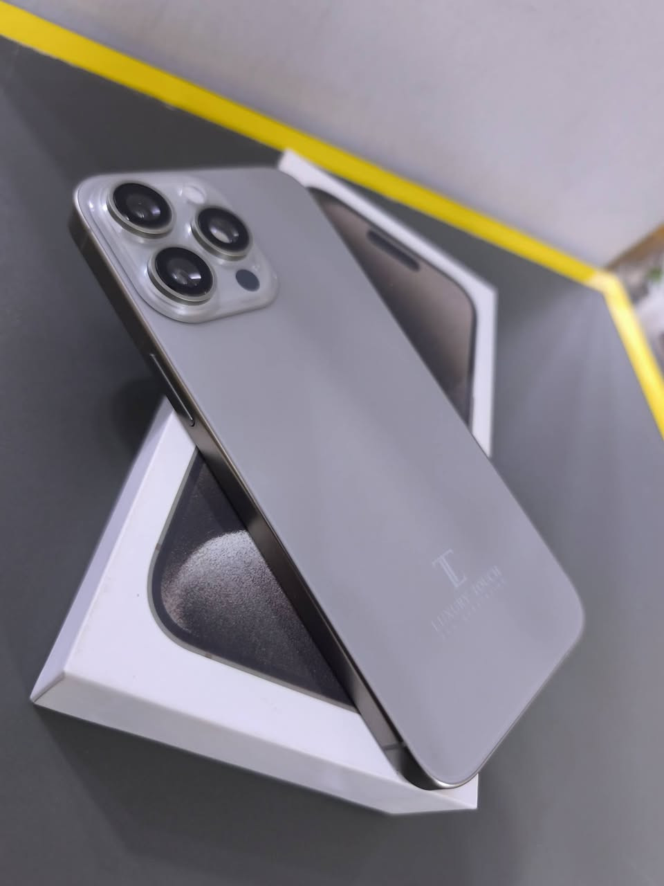 ⭕ للبيع

ايفون 15 برو ماكس (( جديد مقلد وليس اصلي ))
الجهاز شغال بنظام اندرويد وشبيه للايفون
متوفر بالكارتون مع كيبل شحن فقط
متوفر بعدد 1 قطع فقط

🟩 السعر : 90 الف دينار فقط
للحجز والتواصل على الماسنجر فقط
التوصيل داخل قضاء عفك مجاناً 🚘


**إذا كنت صاحب هذا الإعلان وتريد حذفه لأي سبب، رجاءا أرسل رسالة إلى الدعم الفني**