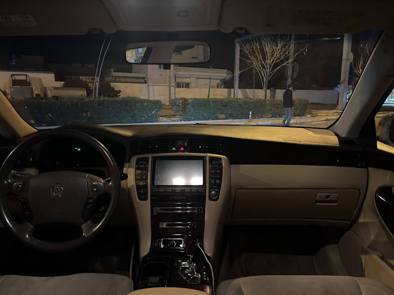 شاهینە موس موس موس
گەورە بە بچوک 2007 ساج مەلەکی 
مەسروفی کراوە هەتا حەز بکەیت جوانە 
سێ پارچەی بۆیاخی ئەوروپایە 
سێدوگمە 
پەردە 
حاسە 
مەجموعە سوکانی لێکزس وەک ئاوە
سەیارەکە چاڵو شوختو قوپاوی نیە 
سەقفی وەک شوشەیە
 ساجەکانی جوانە 
کۆدی کراوە 
(***********)
