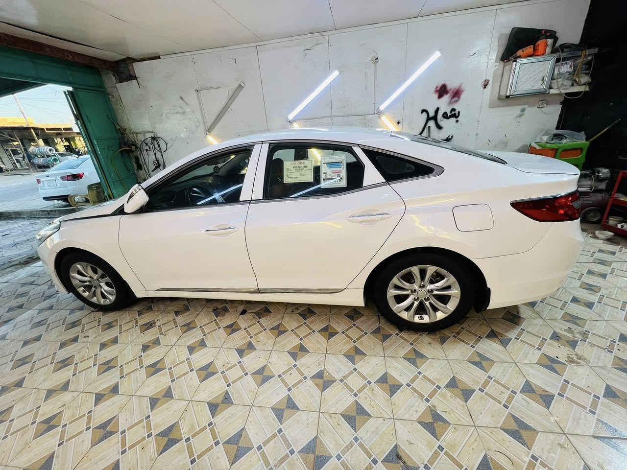 سلام عليكم
ازيره موديل15  فول مواصفات ماعده البنرامه 
سياره جاهزه من كلشي ربع ماذب عليهه مكينه كير حداديه تبريد كله جاهز  بيهه صبغ جاملغ خلفي بدون دواخل والباقي مكفول 
مكان السياره دوانيه مهناويه رايديها ب118 اني مكلف بلنشر ‭0786 286 9693‬
